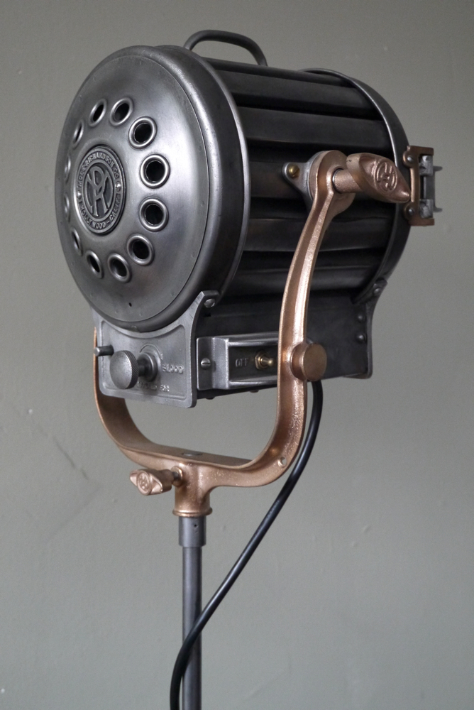 Tres rare ancien projecteur cinema hollywood Richardson 1930/40 pied cinema roulette – Image 15