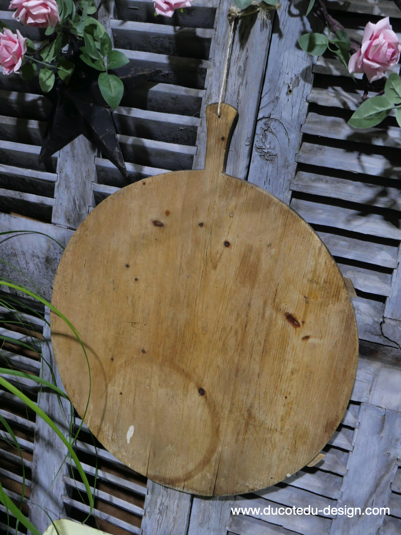 ancienne planche a decouper ronde en bois – Image 3