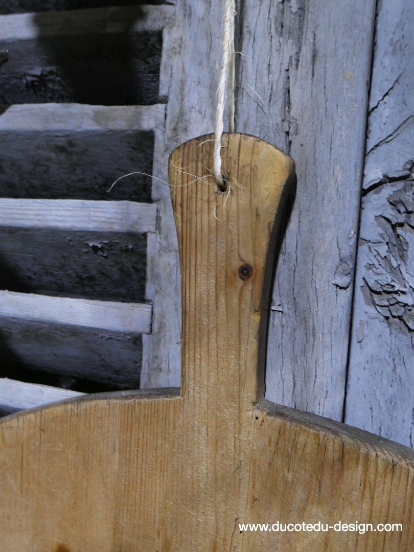 ancienne planche a decouper ronde en bois – Image 4