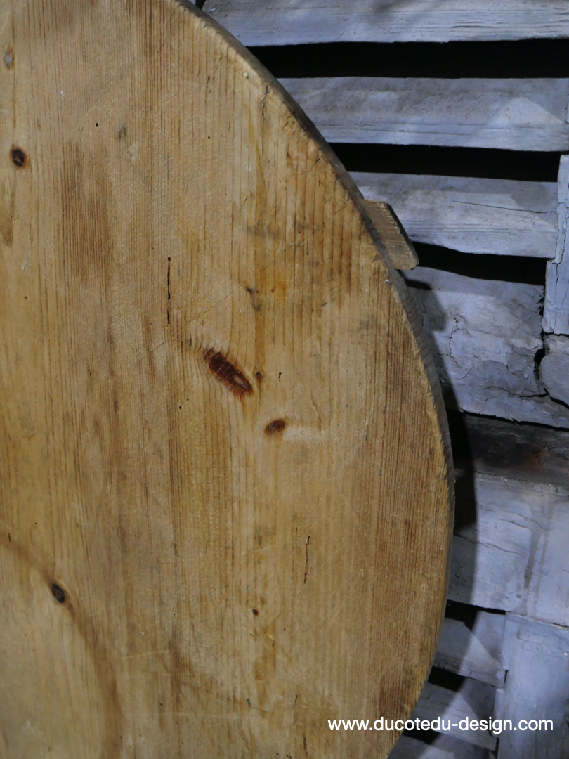ancienne planche a decouper ronde en bois – Image 6