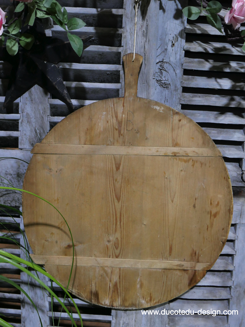 ancienne planche a decouper ronde en bois – Image 8