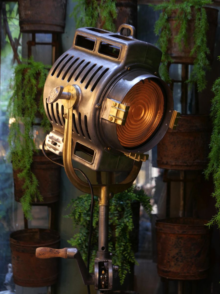 grand projecteur cinema MOLE RICHARDSON studio PINWOOD – Image 4