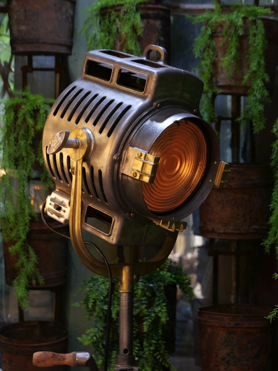 grand projecteur cinema MOLE RICHARDSON studio PINWOOD – Image 5