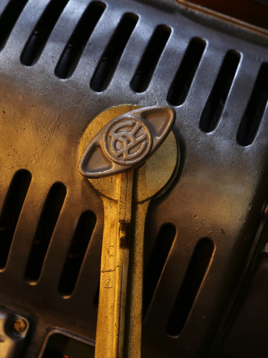 grand projecteur cinema MOLE RICHARDSON studio PINWOOD – Image 9