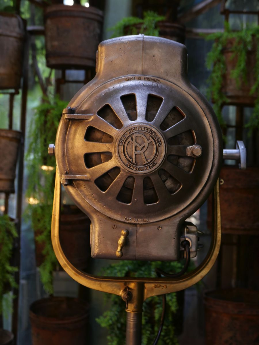 grand projecteur cinema MOLE RICHARDSON studio PINWOOD – Image 10