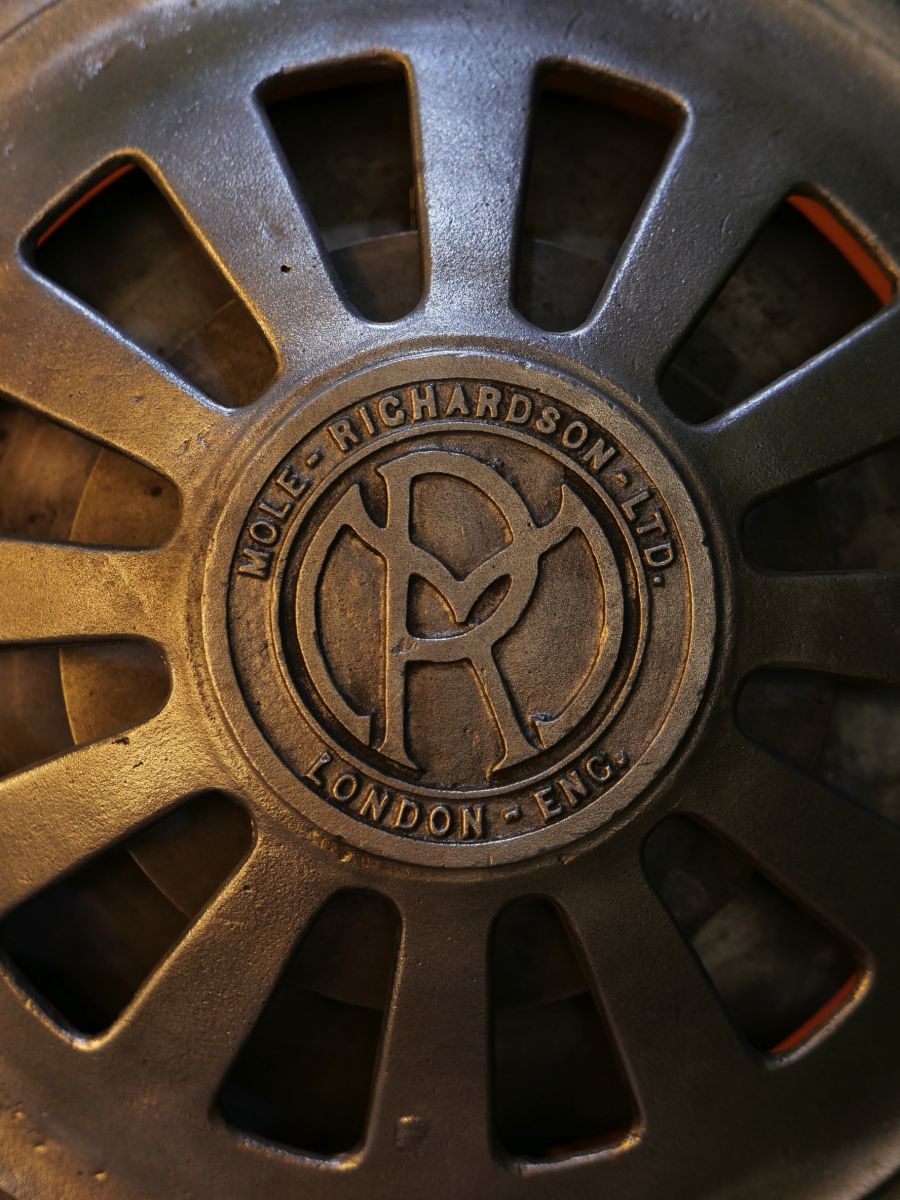 grand projecteur cinema MOLE RICHARDSON studio PINWOOD – Image 11