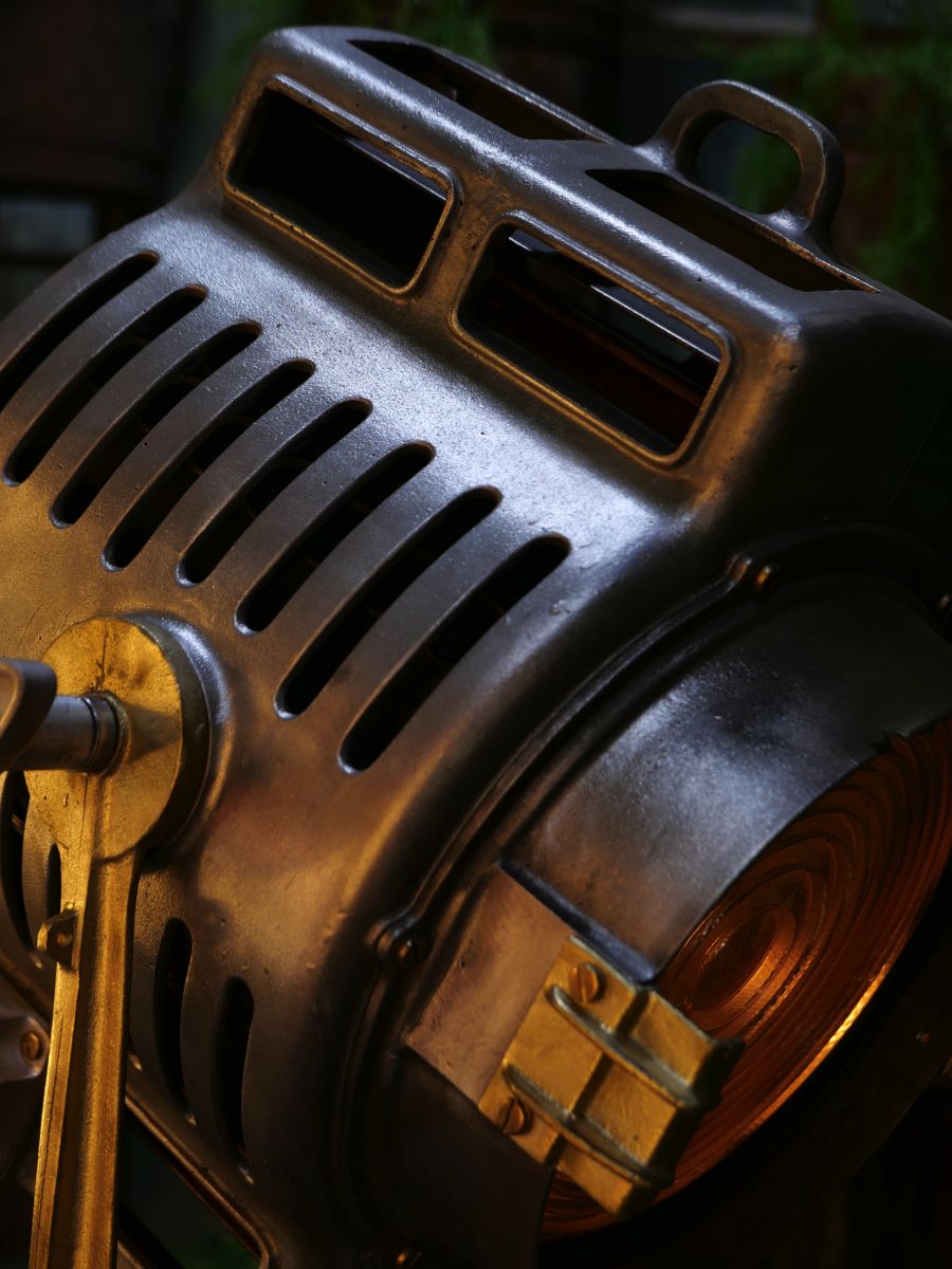 grand projecteur cinema MOLE RICHARDSON studio PINWOOD – Image 19