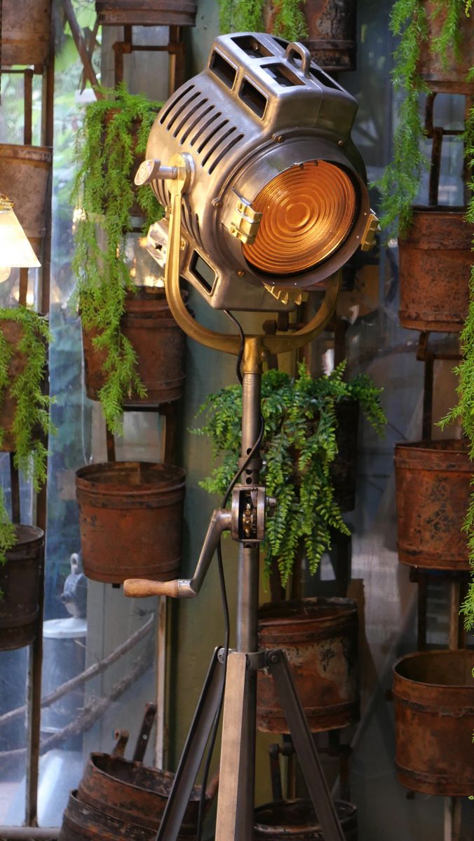 grand projecteur cinema MOLE RICHARDSON studio PINWOOD – Image 22