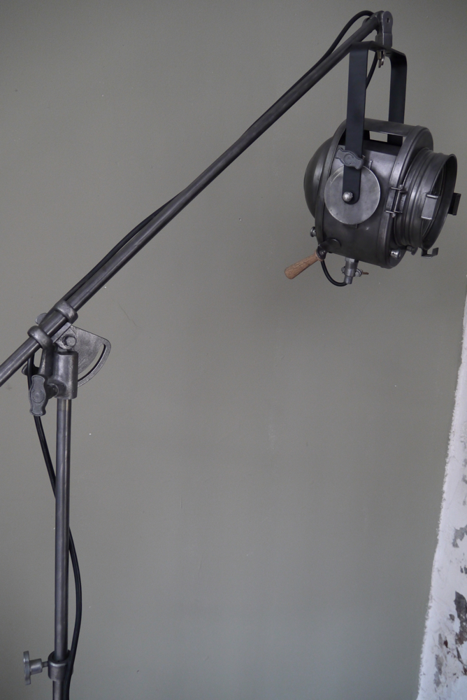 Projecteur de cinema Cremer Paris rare pied girafe entierement d'origine – Image 14