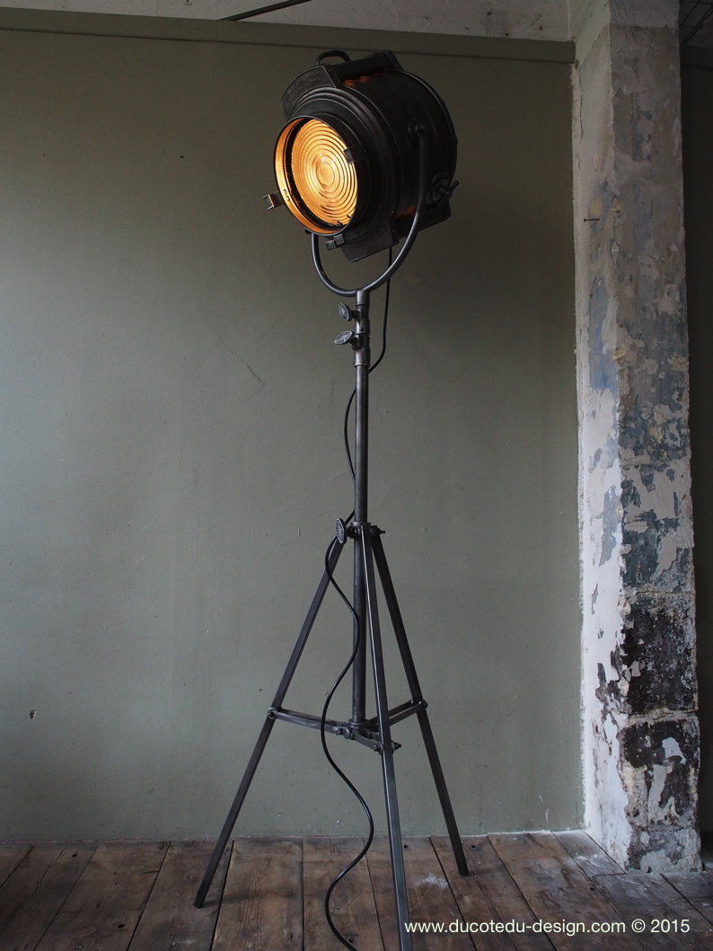 projecteur cinema MCALISTER des studios Hollywood Californie pied tripod – Image 2