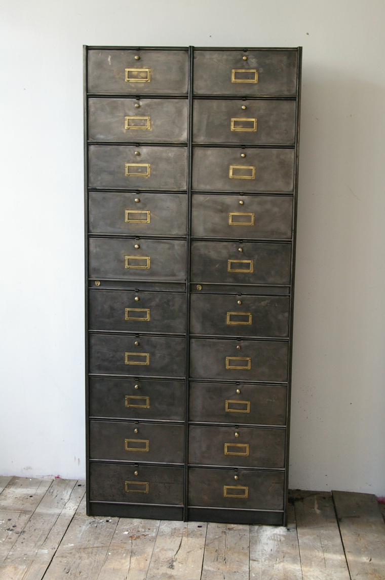 ancien grand meuble 20 casiers industriel a clapet Roneo 1940 – Image 2