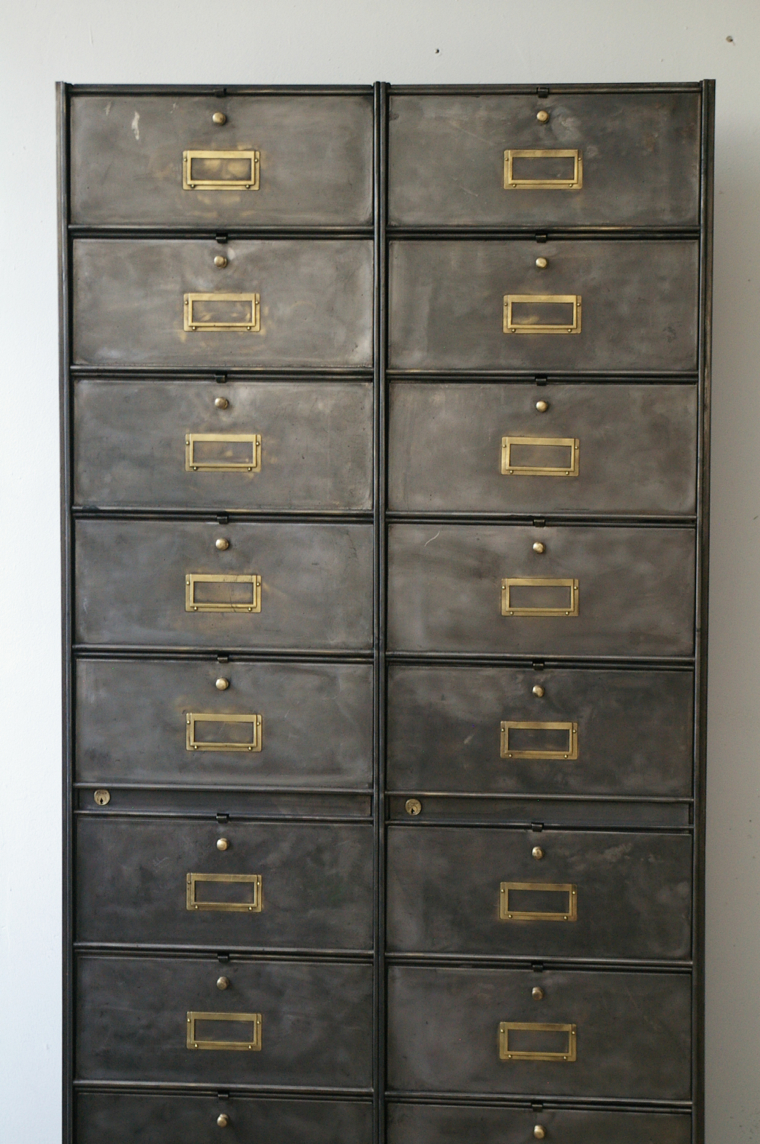 ancien grand meuble 20 casiers industriel a clapet Roneo 1940 – Image 5