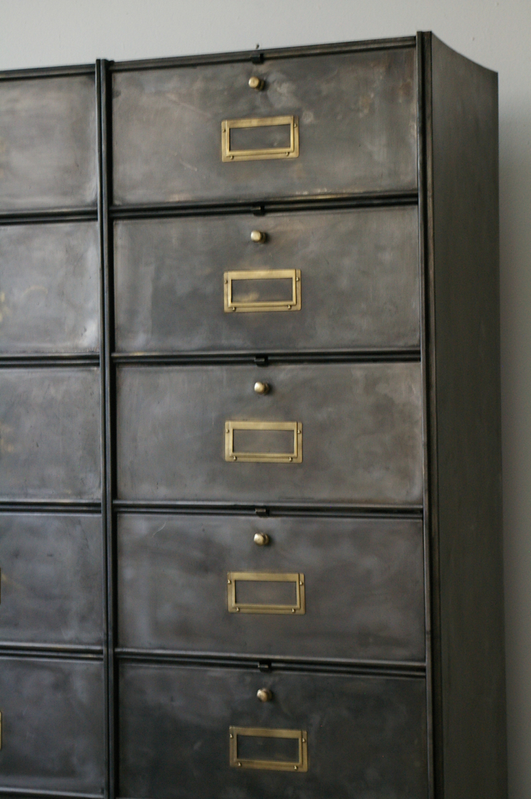 ancien grand meuble 20 casiers industriel a clapet Roneo 1940 – Image 3