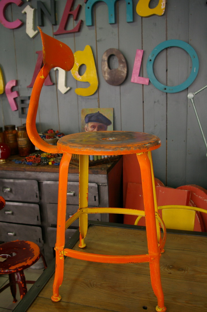 Chaise queue de baleine couleur – Image 3