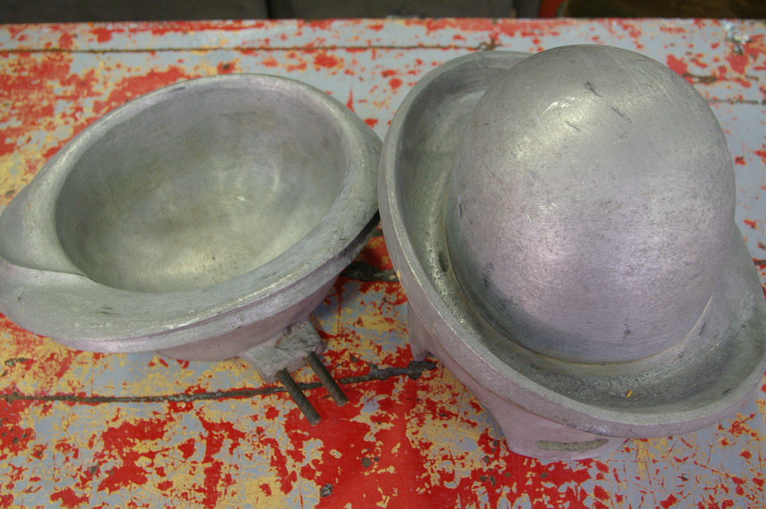 Ancien moule a chapeau en metal – Image 5