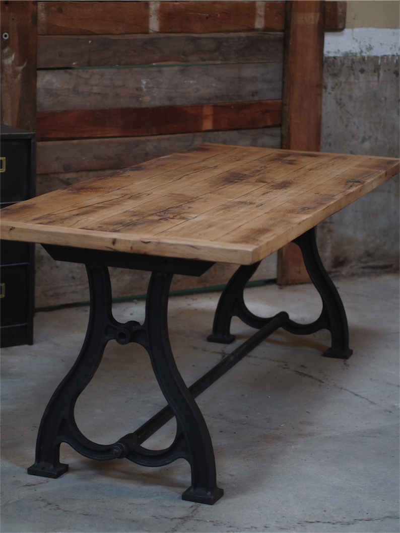 grande table industrielle plateau chene massif pietement fonte – Image 3