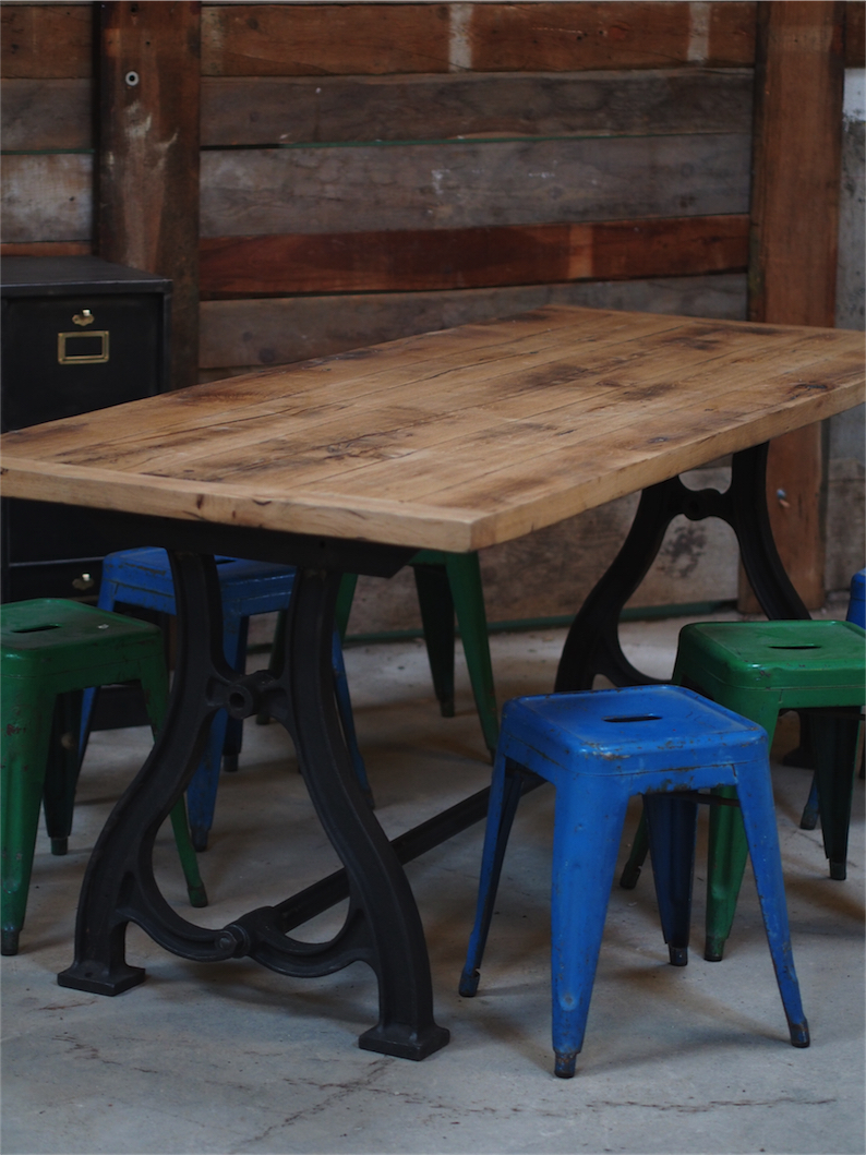 grande table industrielle plateau chene massif pietement fonte – Image 18