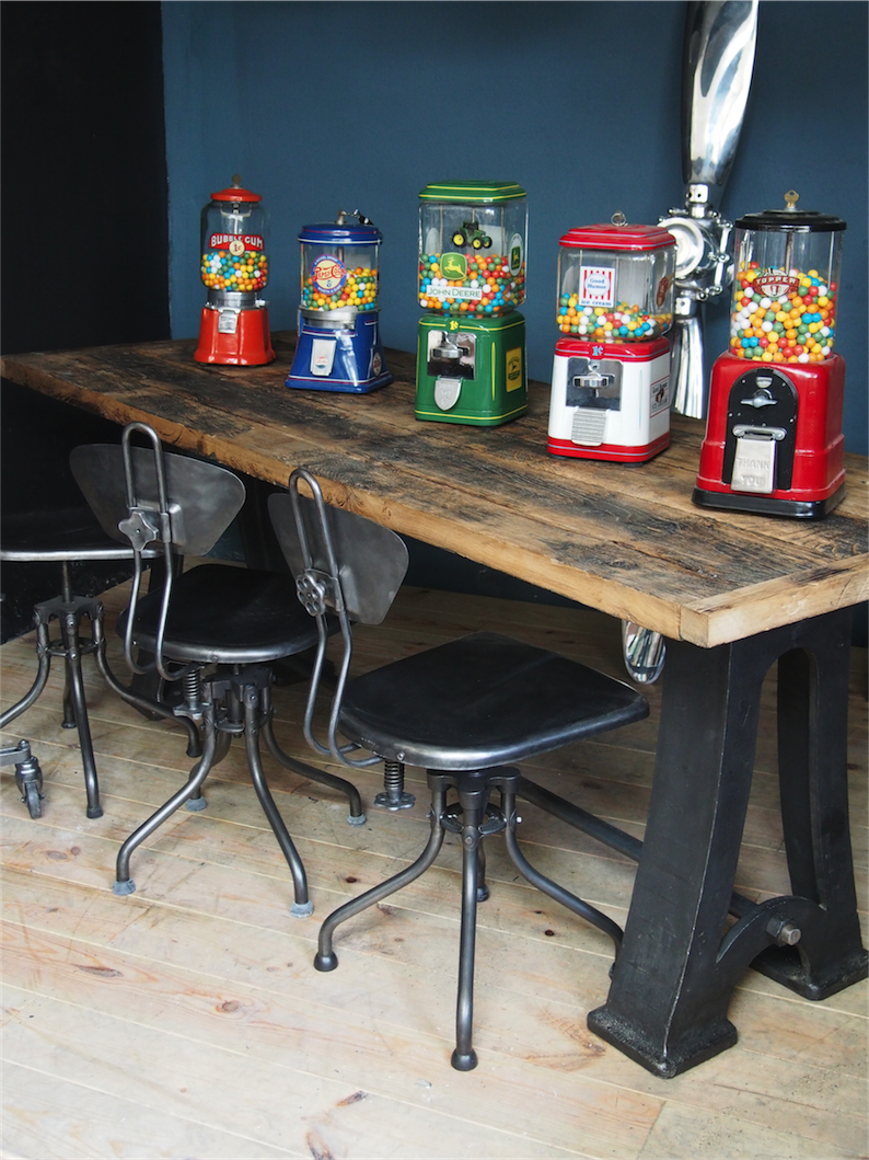 grande table industrielle plateau chene massif pietement fonte – Image 2