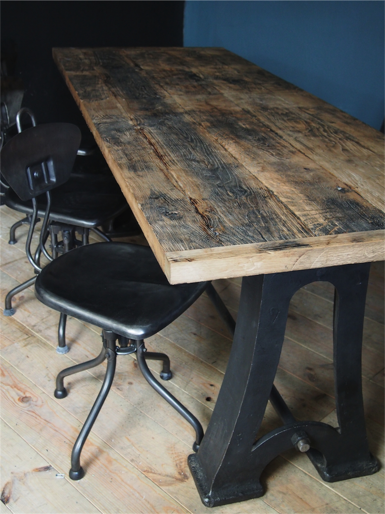 grande table industrielle plateau chene massif pietement fonte – Image 4