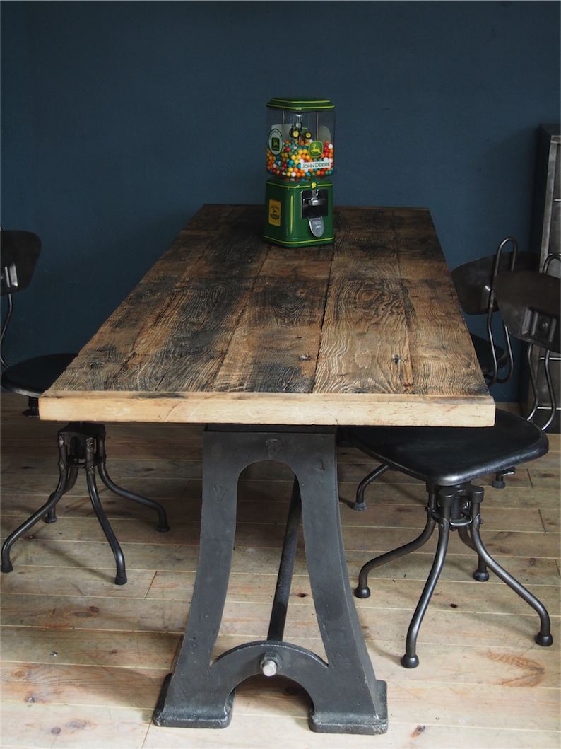 grande table industrielle plateau chene massif pietement fonte – Image 3