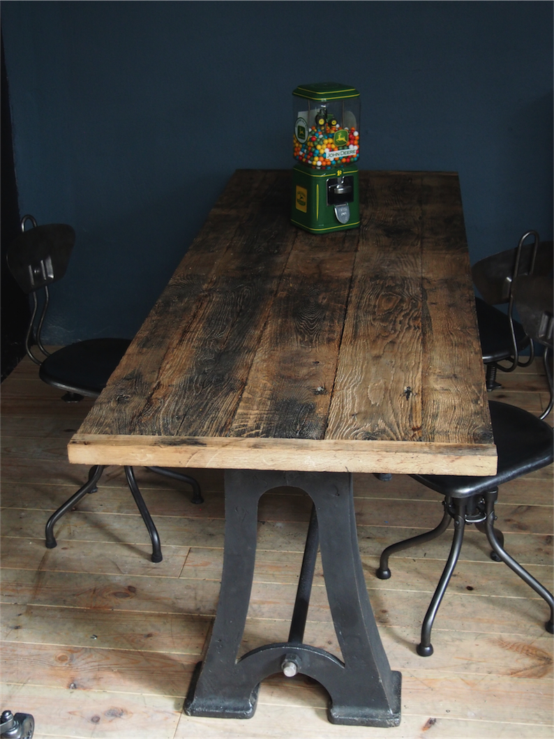 grande table industrielle plateau chene massif pietement fonte – Image 12