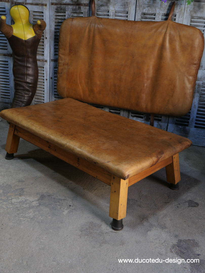 Tapis Banc de gymnastique en cuir vintage – Image 3