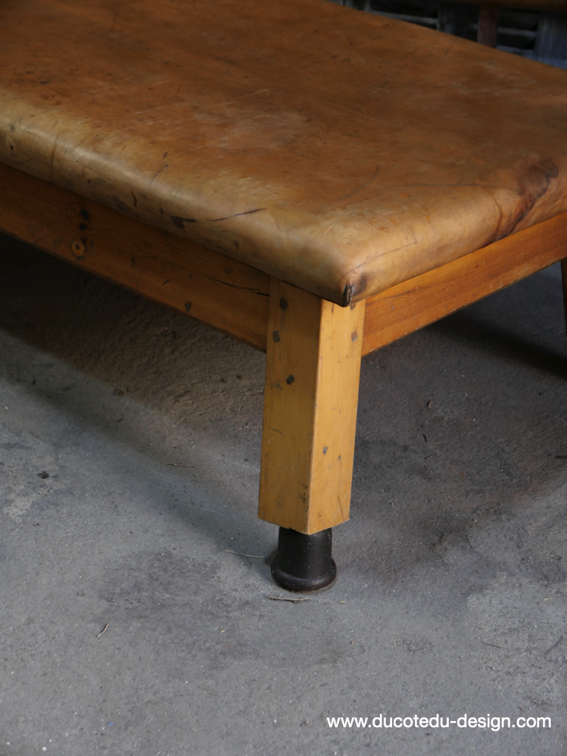 Tapis Banc de gymnastique en cuir vintage – Image 4