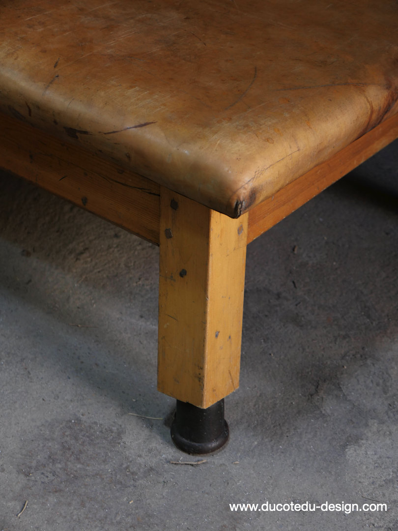 Tapis Banc de gymnastique en cuir vintage – Image 5