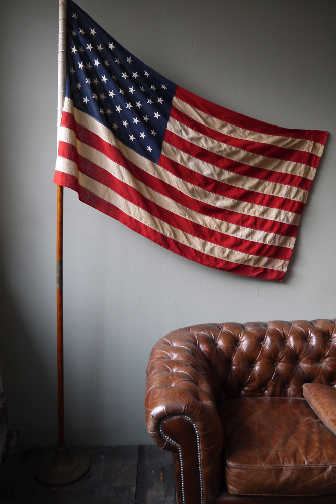 flag USA ancien drapeau americain sur mat socle fonte – Image 2