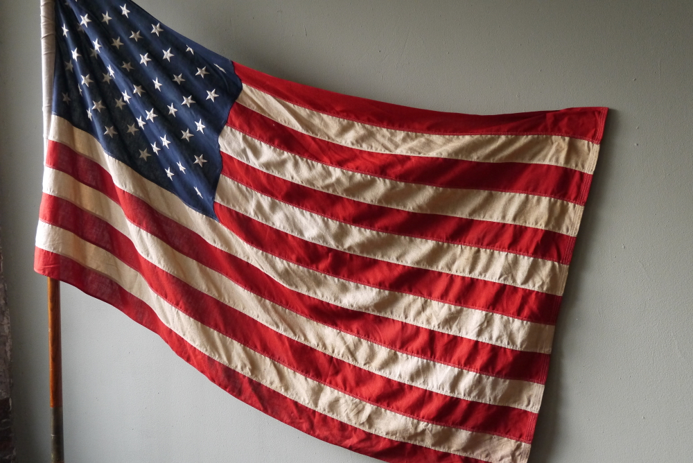 flag USA ancien drapeau americain sur mat socle fonte – Image 6