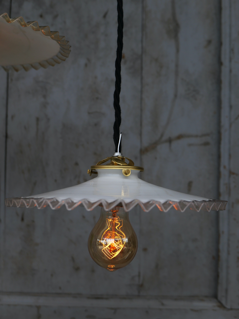 1 abat jour suspention opaline a dentelle lampe industrielle – Image 5