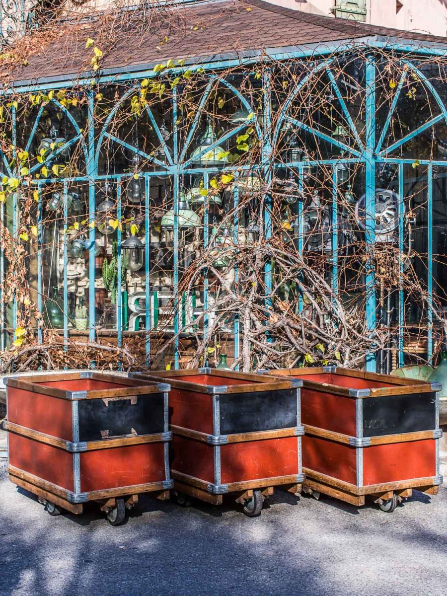 antiguo cubo de basura con ruedas Suroy fábrica textil color original - Image 12