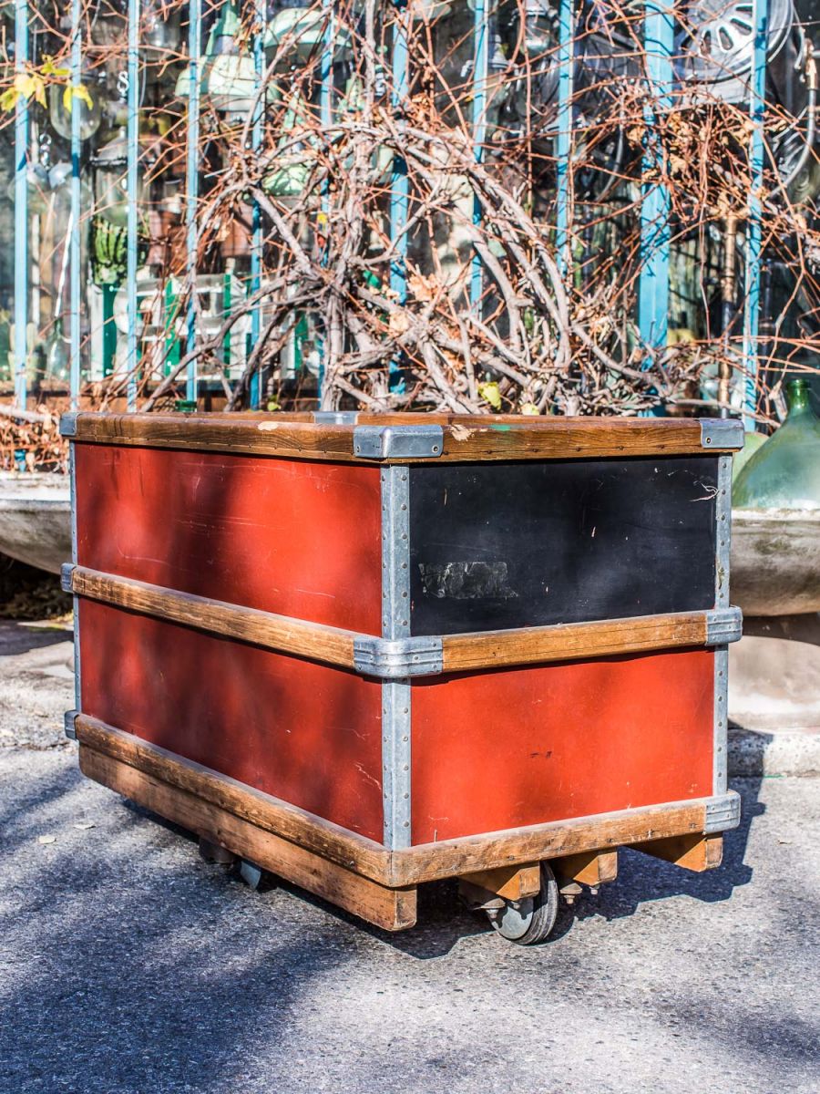 antiguo cubo de basura con ruedas Suroy fábrica textil color original - Image 3