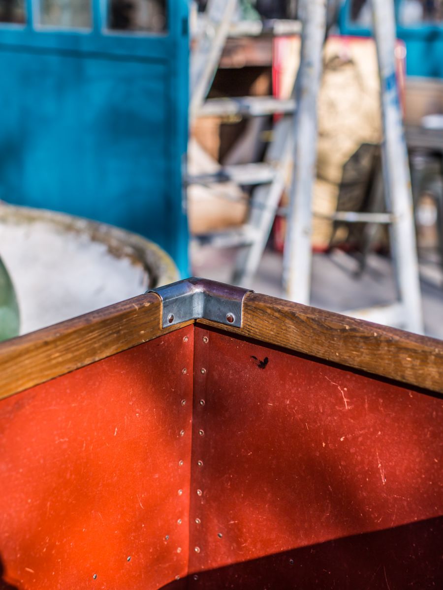 antiguo cubo de basura con ruedas Suroy fábrica textil color original - Image 10