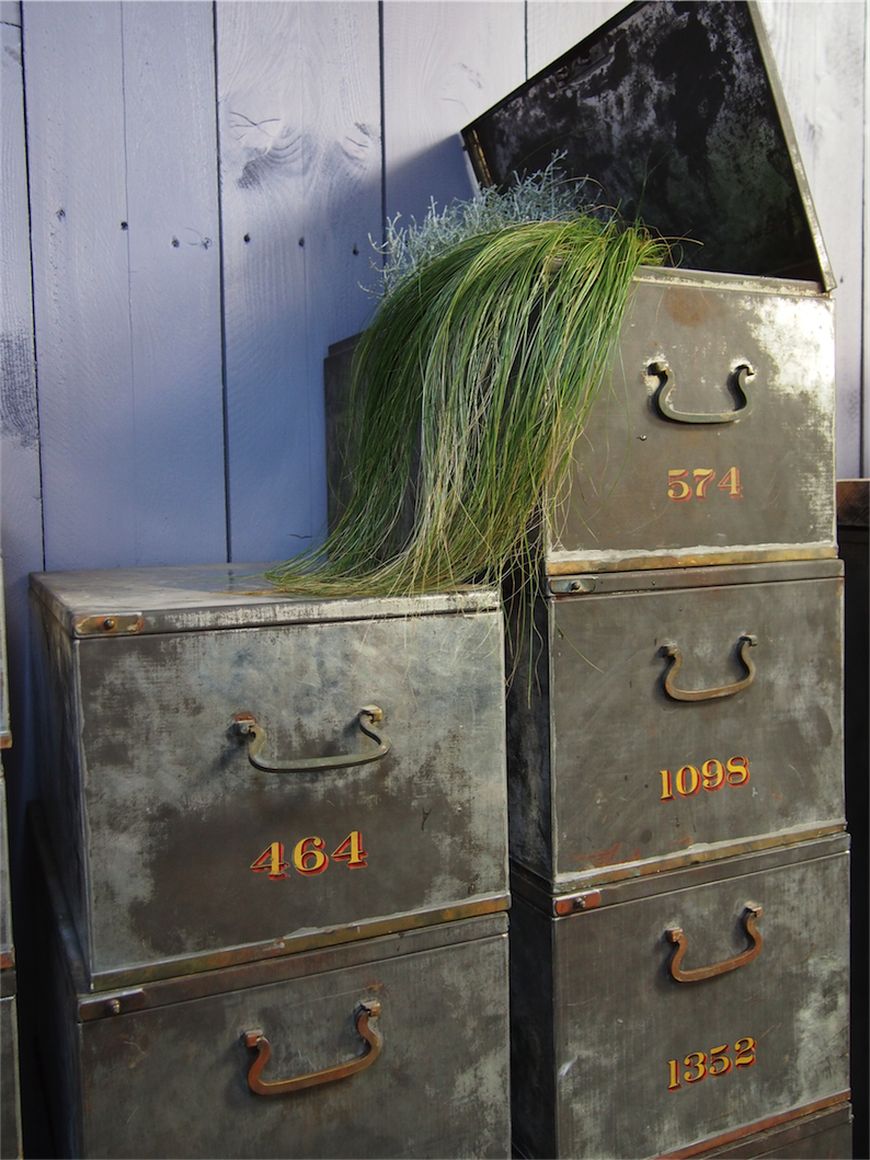 ancien grand coffre de banque en metal – Image 2