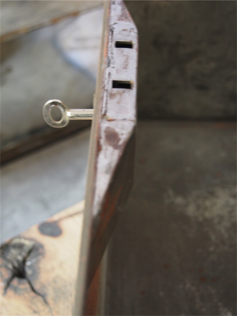 ancien grand coffre de banque en metal – Image 12