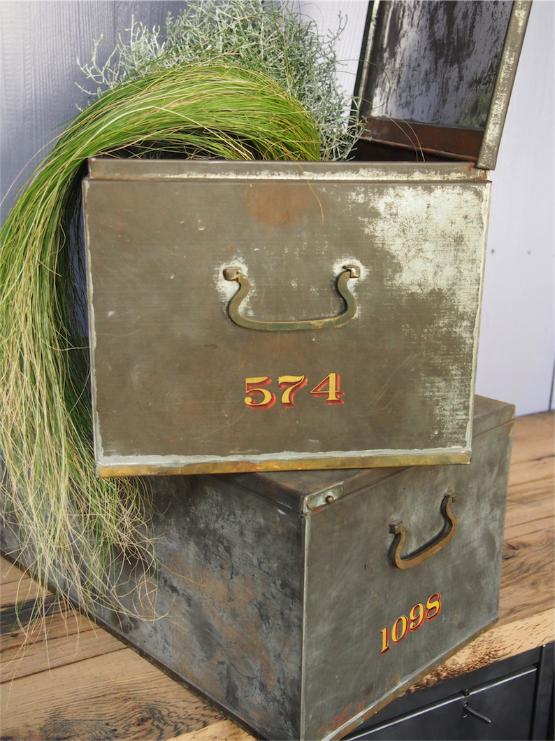 ancien grand coffre de banque en metal – Image 17