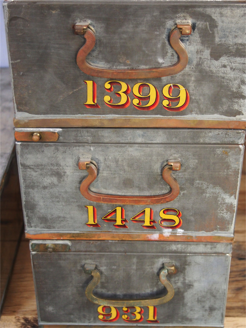 ancien coffre de banque en metal – Image 5