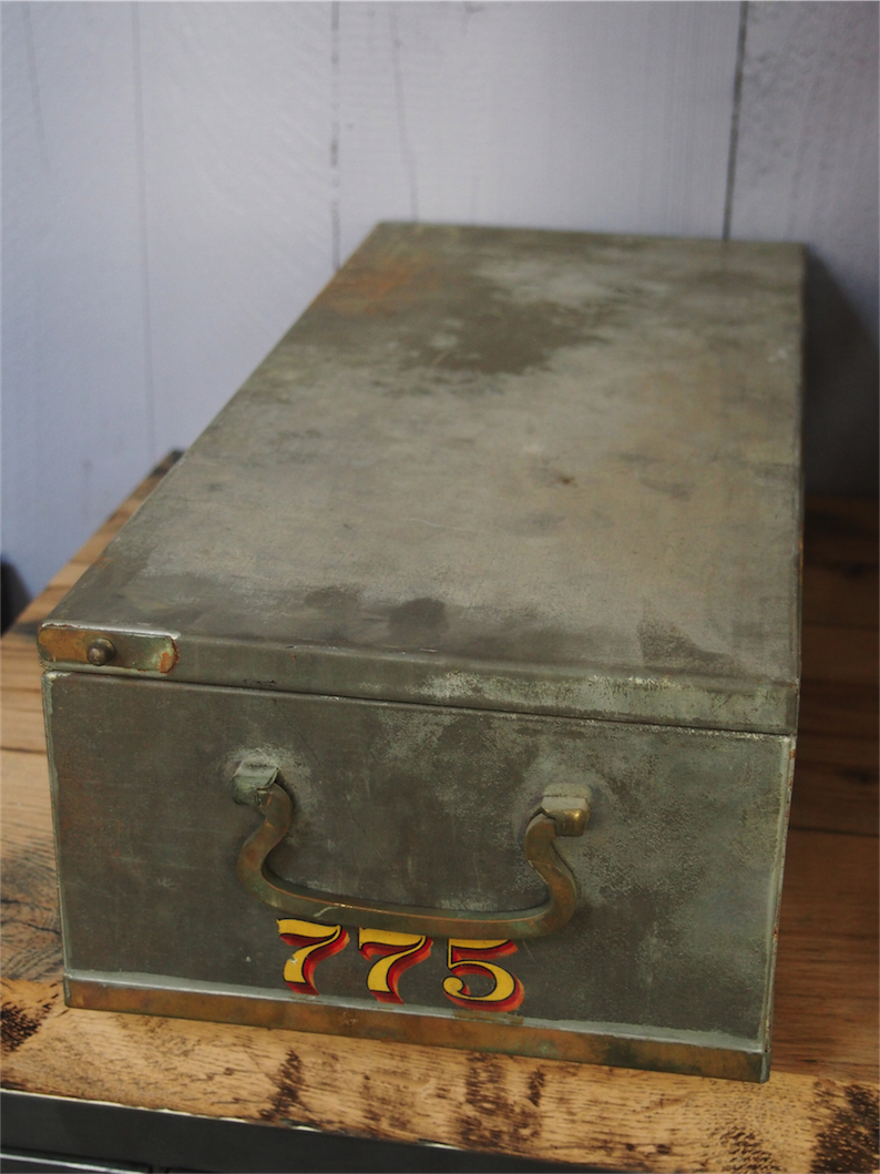 ancien coffre de banque en metal – Image 6