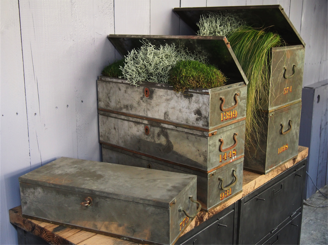 ancien coffre de banque en metal – Image 11