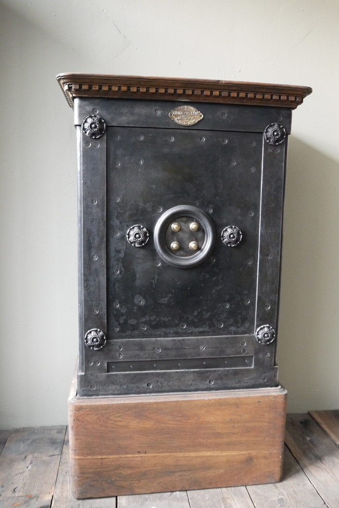 ancien coffre fort industriel maison leloutre annees 30 – Image 2
