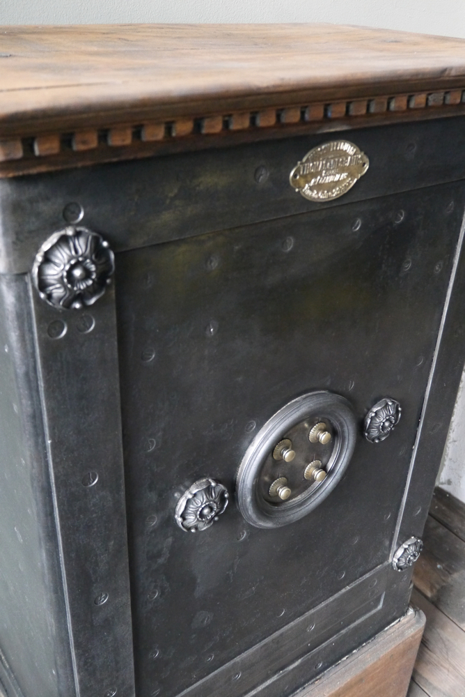 ancien coffre fort industriel maison leloutre annees 30 – Image 6