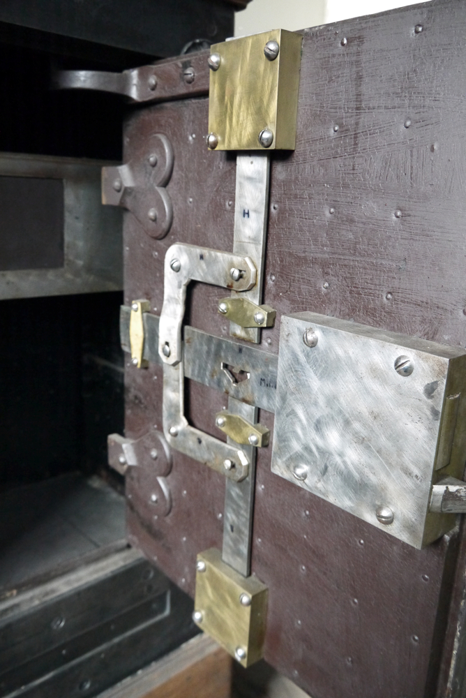 ancien coffre fort industriel maison leloutre annees 30 – Image 15