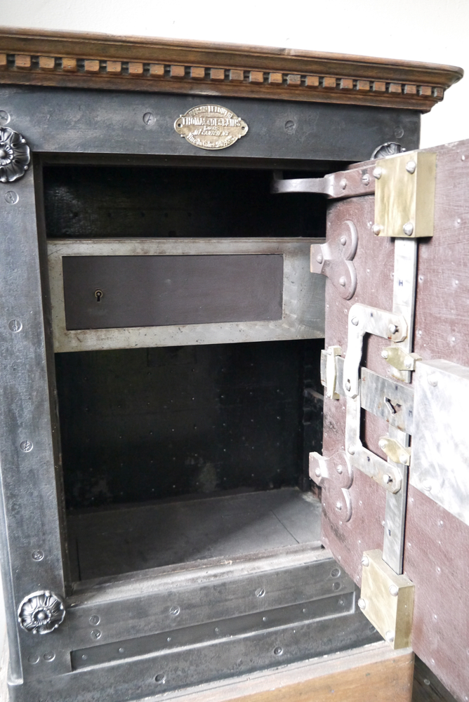 ancien coffre fort industriel maison leloutre annees 30 – Image 16