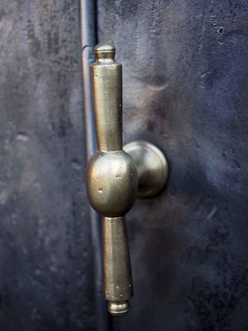 ancien grand coffre fort industriel annees 30 – Image 9