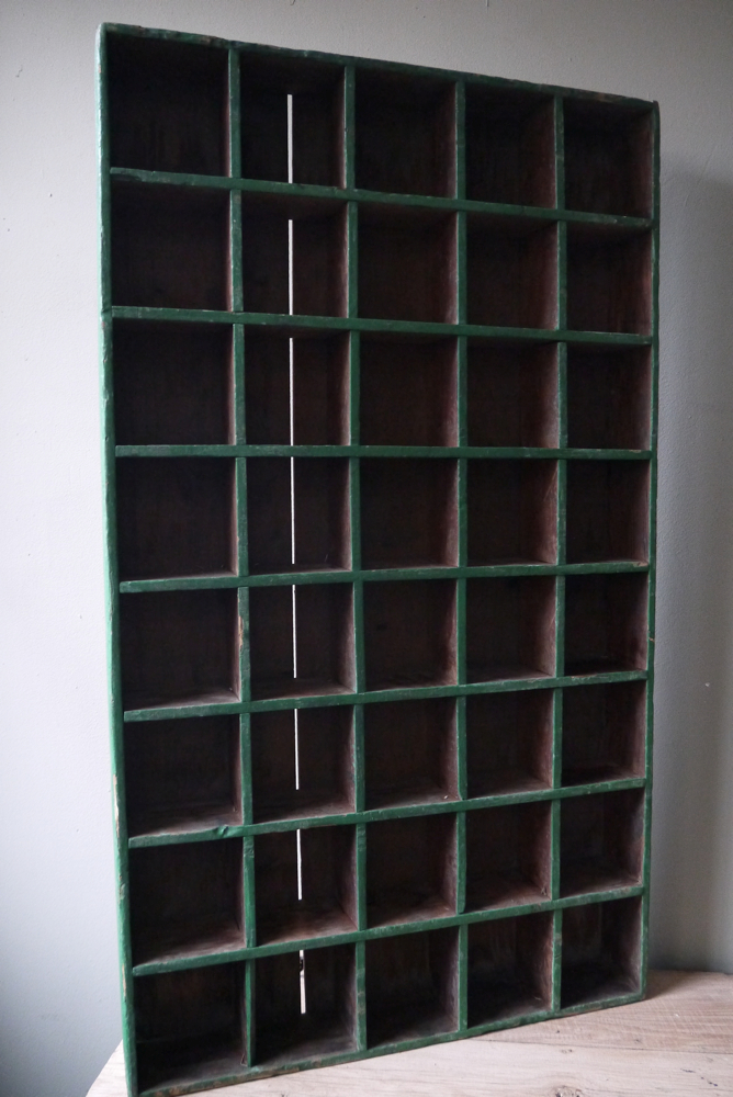 meuble metier en bois 40 cases patine verte d'origine – Image 7