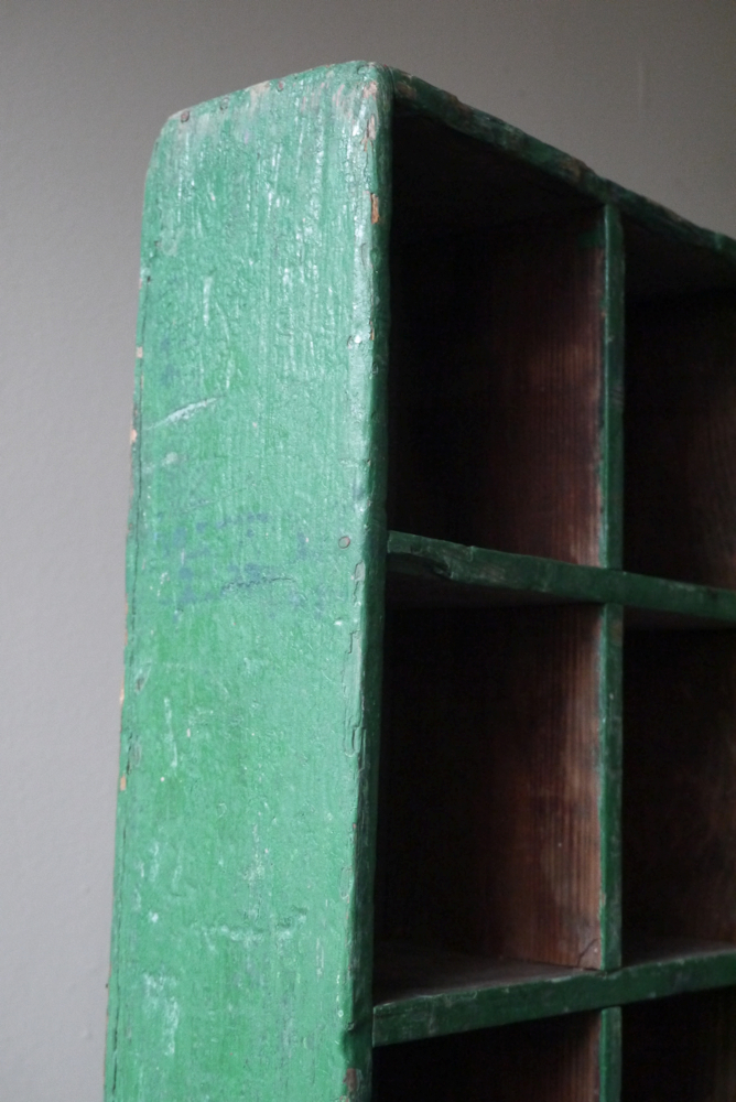 meuble metier en bois 40 cases patine verte d'origine – Image 9