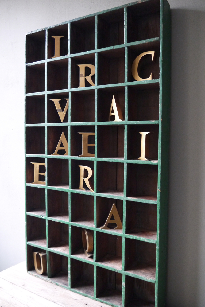 meuble metier en bois 40 cases patine verte d'origine – Image 4