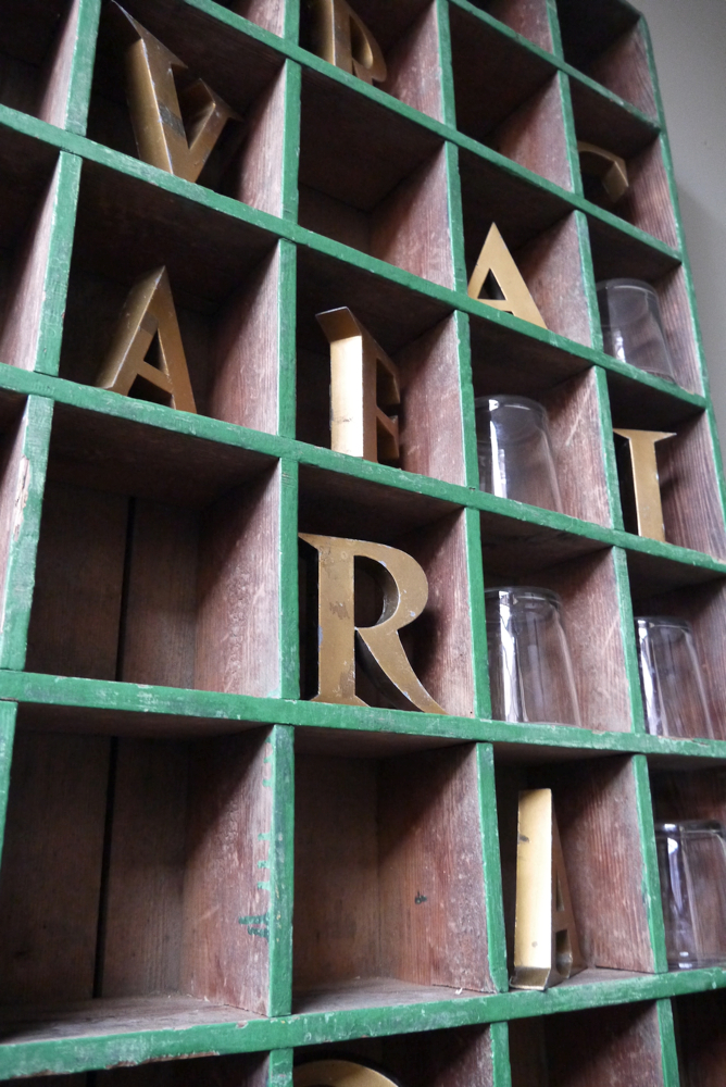 meuble metier en bois 40 cases patine verte d'origine – Image 3