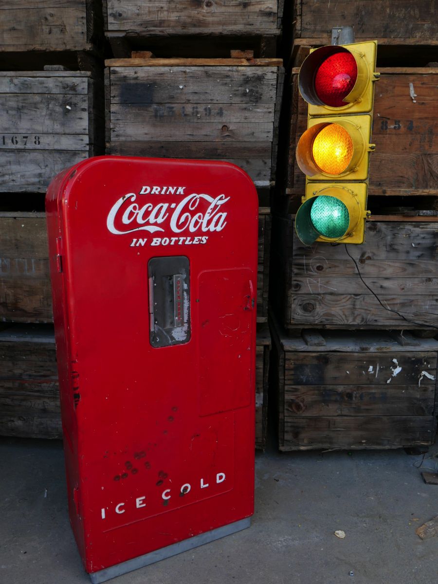 ancien distributeur frigo americain COCA COLA dans son jus – Image 2
